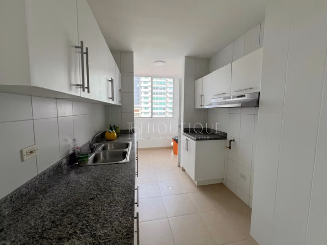 Venta de Apartamento en El Cangrejo – PH Plaza 77