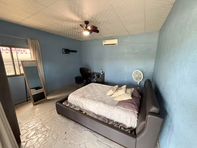 Exclusiva Residencia en Santa Ana | Amplios Espacios y Entorno Natural