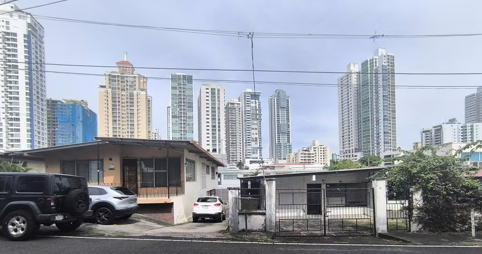 Se Vende Casa y Terreno en San Francisco ideal para DESARROLLO