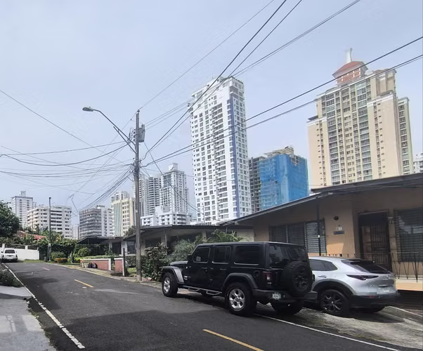 Se Vende Casa y Terreno en San Francisco ideal para DESARROLLO