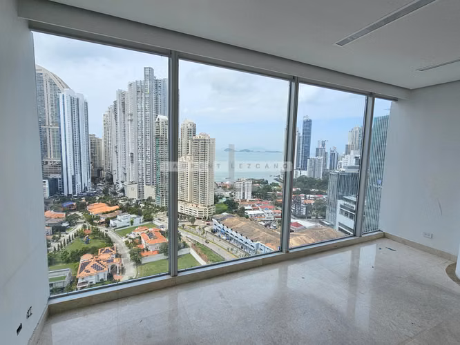 Venta Oficina Remodelada Oceania Business Center. Punta Pacífica. Negociable