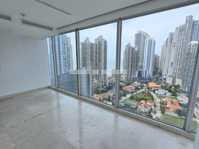 Venta Oficina Remodelada Oceania Business Center. Punta Pacífica. Negociable