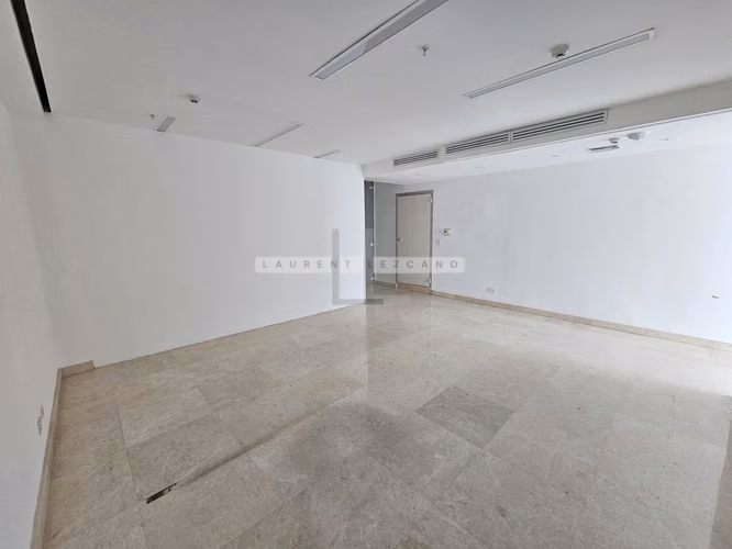 Venta Oficina Remodelada Oceania Business Center. Punta Pacífica. Negociable