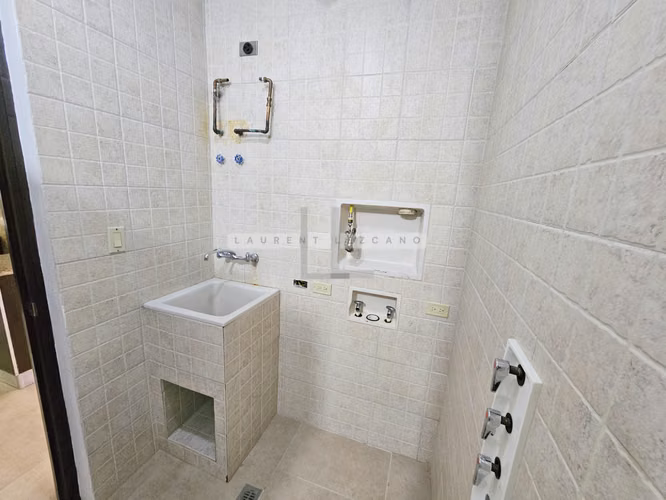 Venta de Apartamento en PH Embassy Village. Haga una oferta