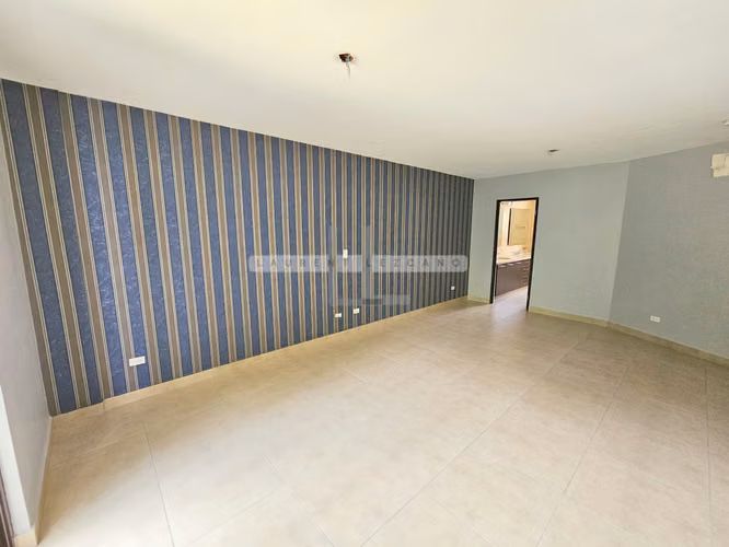 Venta de Apartamento en PH Embassy Village. Haga una oferta
