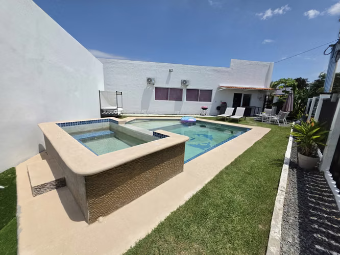 ALQUILO CASA. CORONADO. PLAYA. PISCINA. GARITA DE SEGURIDAD.