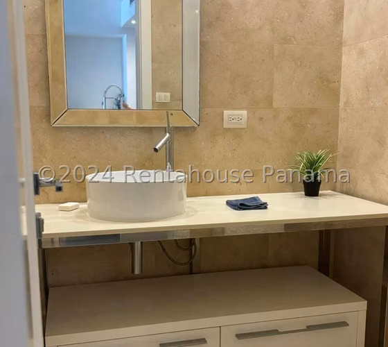 Alquilo Apartamento de Lujo Amoblado