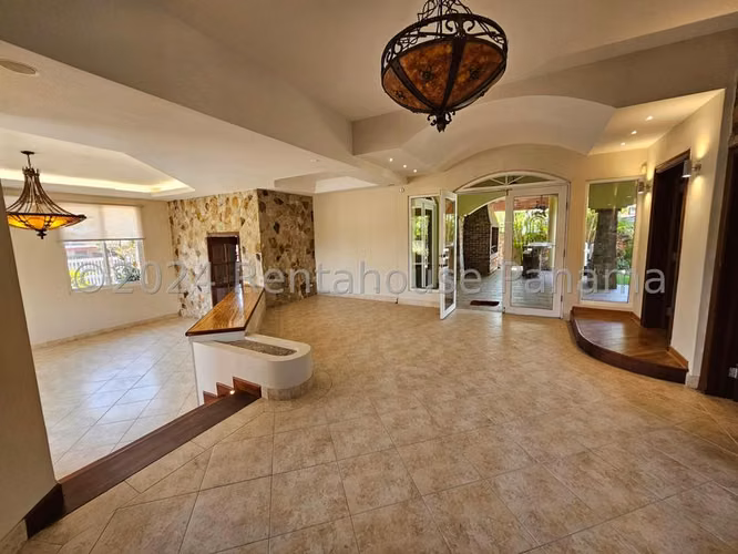 Precio por debajo de avaluo Casa en Venta en Altos de Golf 26EPP2466