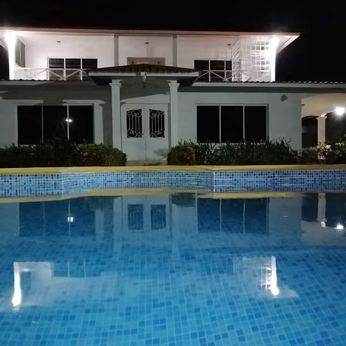 Hermosa Casa con Piscina-Gorgona