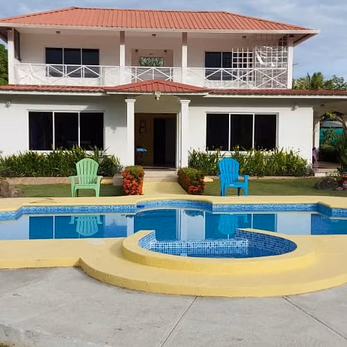 Hermosa Casa con Piscina-Gorgona