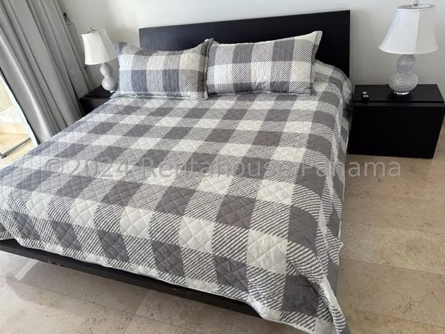 Alquiler de Apartamento Amoblado Yoo Ave. Balboa 27SPCG343