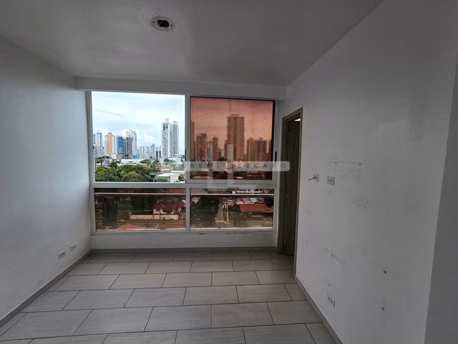 Venta de Apartamento en The Tower 50th Street. Haga una oferta