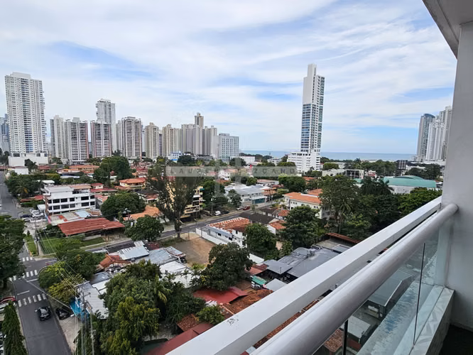 Venta de Apartamento en The Tower 50th Street. Haga una oferta