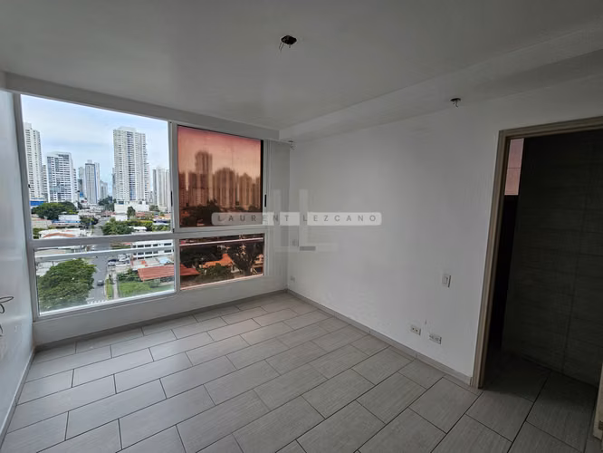 Venta de Apartamento en The Tower 50th Street. Haga una oferta