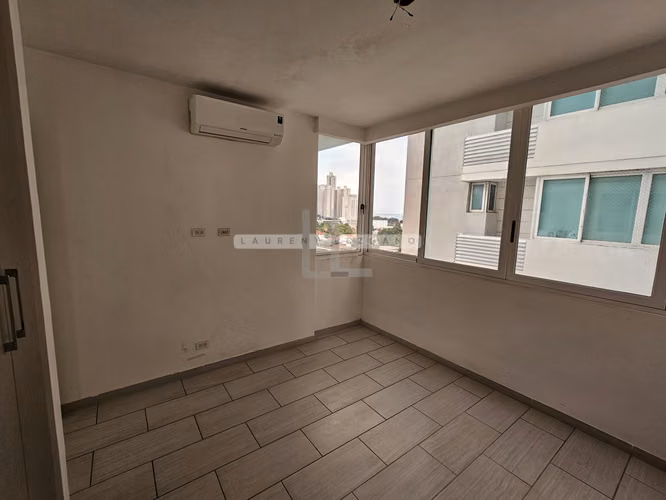 Venta de Apartamento en The Tower 50th Street. Haga una oferta