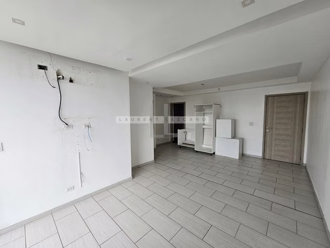 Venta de Apartamento en The Tower 50th Street. Haga una oferta
