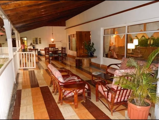 Casa Romero, arquitectura tradicional,  amplio reparto y jardines - Imagen 3