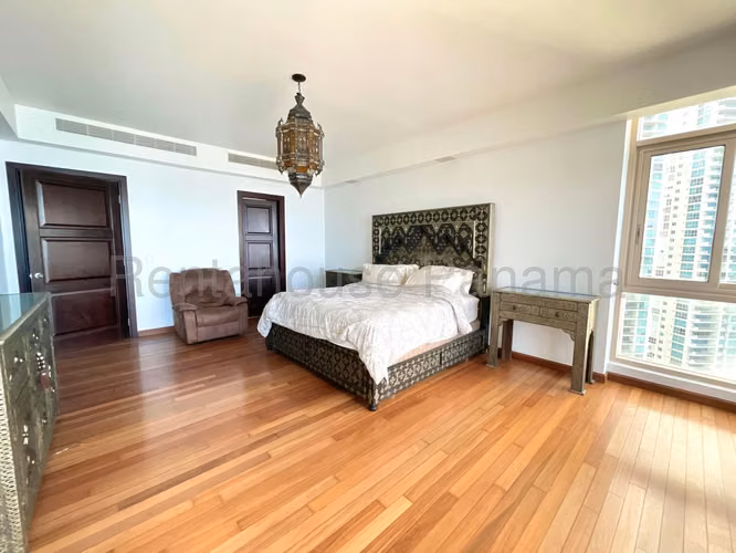Se Vende Apartamento en Punta Pacifica VLU27-262