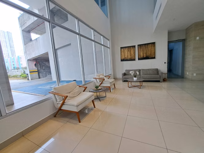 Se alquila apartamento en Vía España CF27-352