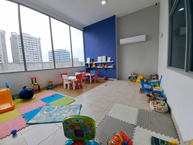 Se alquila apartamento en Vía España CF27-352