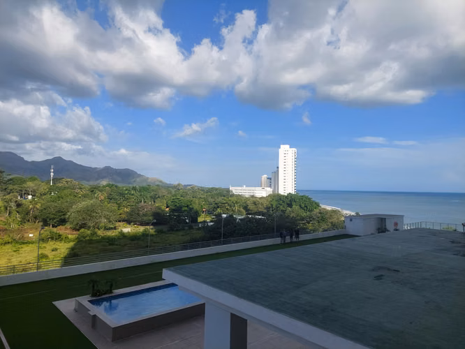 CENTRICO APARTAMENTO FRENTE AL MAR 1RA LINEA - Imagen 7