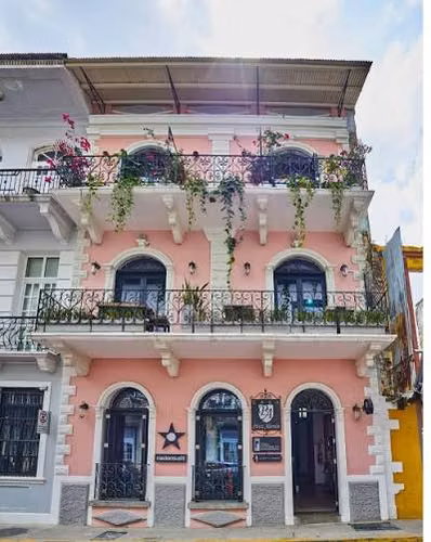 ALQUILER DE LOCAL PARA RESTAURANTE BAR EN CASCO VIEJO