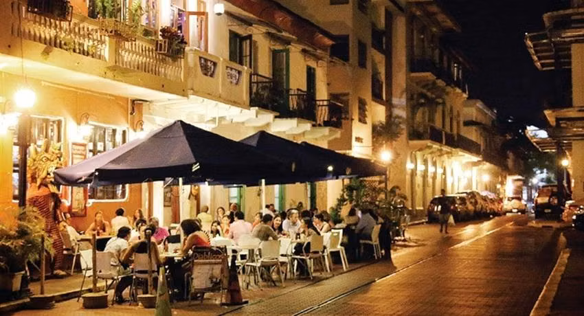 ALQUILER DE LOCAL PARA RESTAURANTE BAR EN CASCO VIEJO