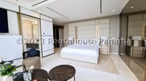 Venta de Apartamento con 394m2 en Santa Maria PH La Maison By Fendi 26-4809SR