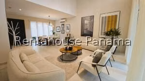 Venta de Casa con 318m2 en Santa Maria PH The Woods 26-4770SR