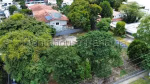 Venta de Terreno con 1784m2 en Obarrio 26-4613SR