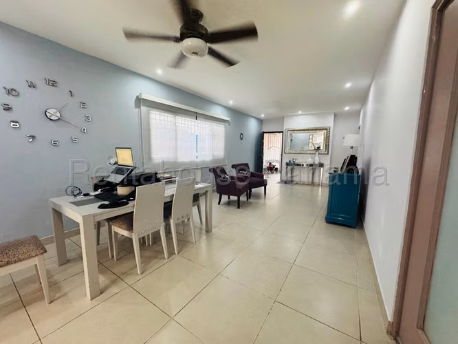 Venta de Casa en Chanis Los Laureles CCO