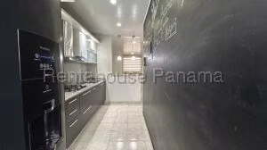 Apartamento en Alquiler en Las Acacias 27jack302