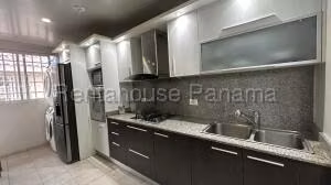 Apartamento en Alquiler en Las Acacias 27jack302