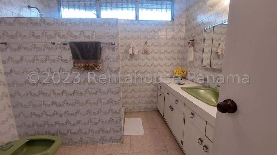 Vendo Casa en Altos del Golf OF26-4005