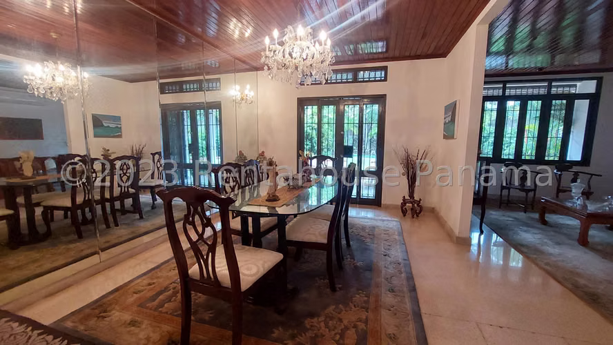 Vendo Casa en Altos del Golf OF26-4005