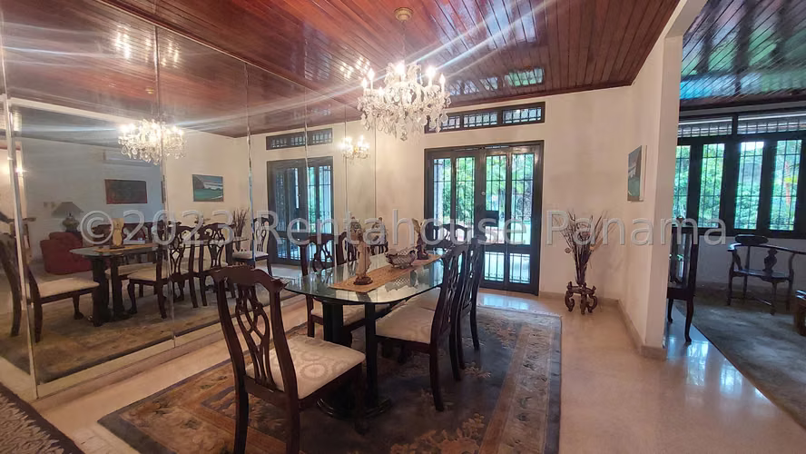 Vendo Casa en Altos del Golf OF26-4005