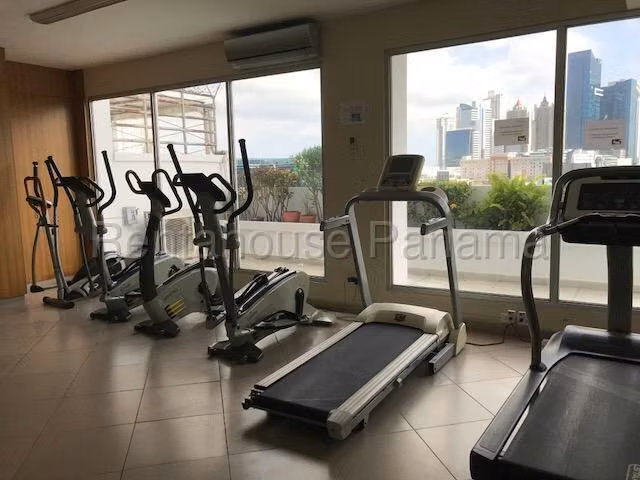 Vive cerca de todo: Apartamento céntrico en Obarrio 27PPM335