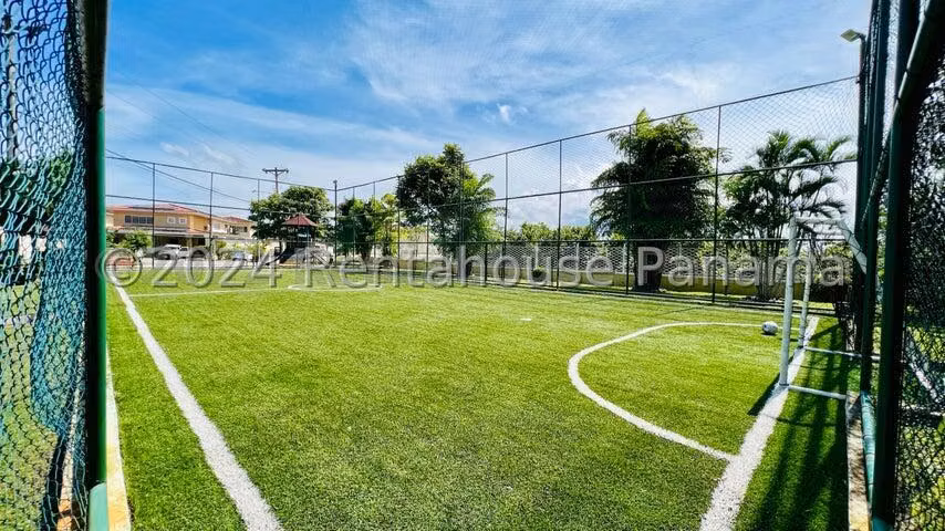 Hermosa Casa en Venta en Brisas del Golf 24PPM7965