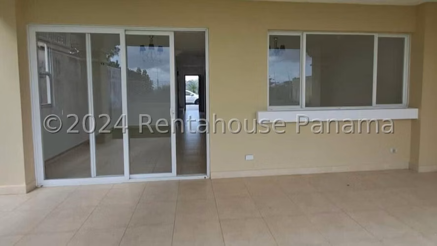 Hermosa Casa en Venta en Brisas del Golf 24PPM7965