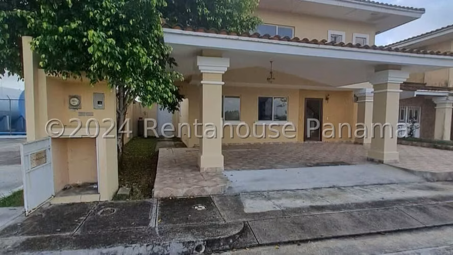 Hermosa Casa en Venta en Brisas del Golf 24PPM7965