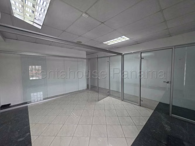 Edificio de Oficinas en Alquiler en El Dorado JG