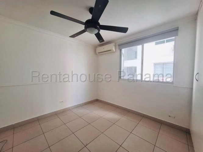 Apartamento en Venta en 12 de Octubre JG