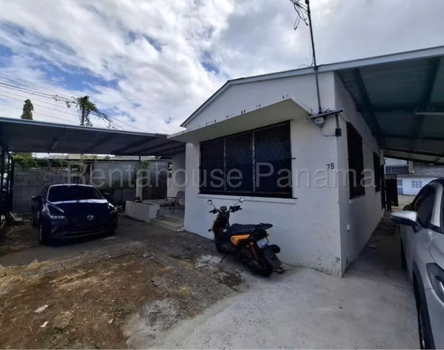 Casa en Venta en Parque Lefevre JG