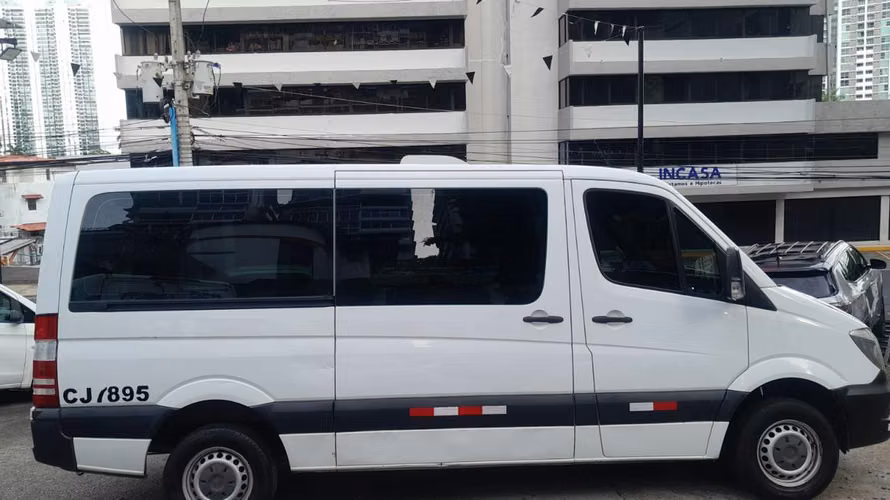 GRAN OPORTUNIDAD BUS MERCEDES SPRINTER 16+1 Pasajeros