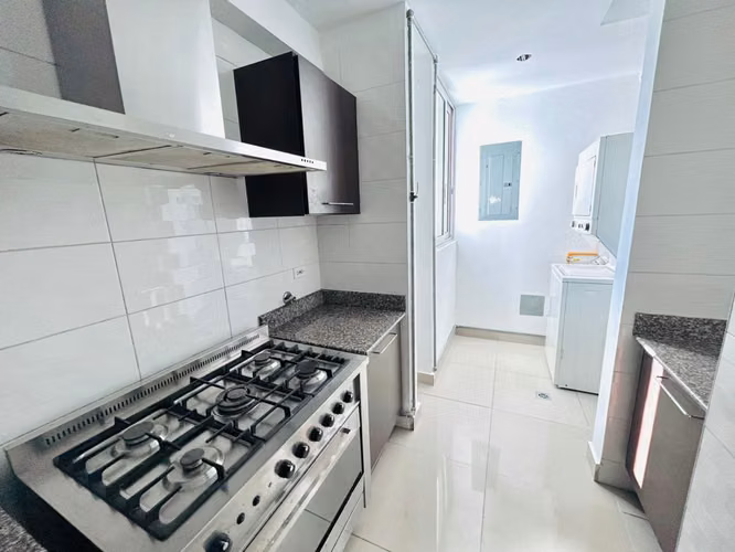 VENDO APARTAMENTO EN BELLA VISTA, 3 RECAMARAS, 180M2, CON TERRAZA.