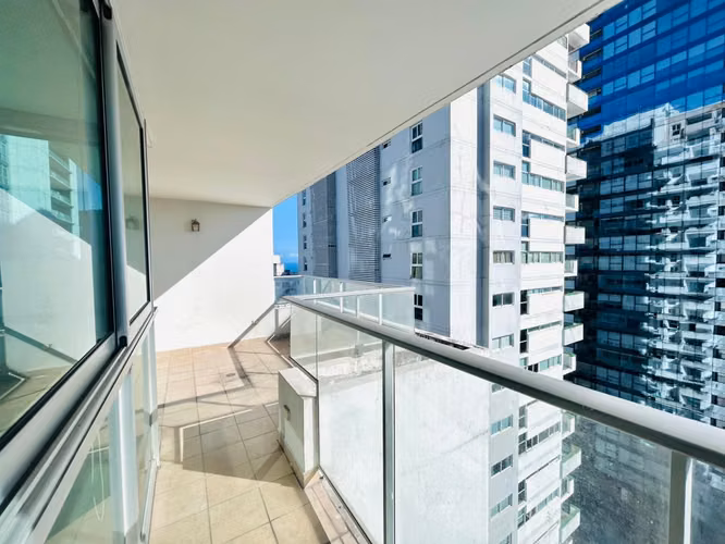 VENDO APARTAMENTO EN BELLA VISTA, 3 RECAMARAS, 180M2, CON TERRAZA.