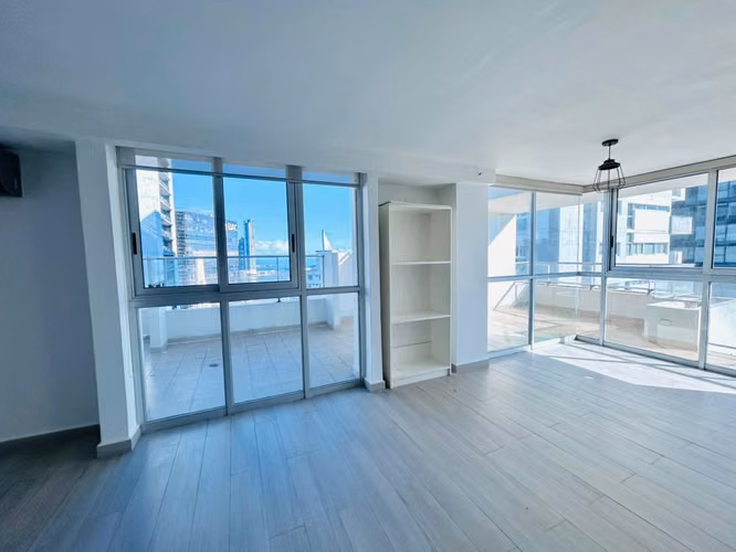 VENDO APARTAMENTO EN BELLA VISTA, 3 RECAMARAS, 180M2, CON TERRAZA.