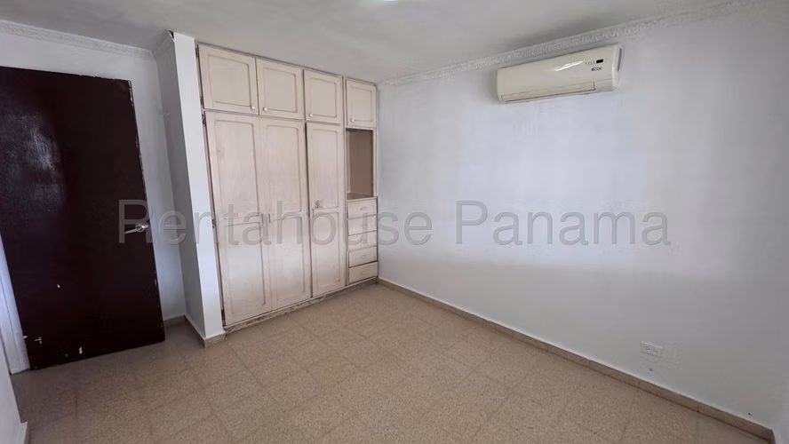Casa en Alquiler en Chanis. Altos del Romeral. 26LDC8632