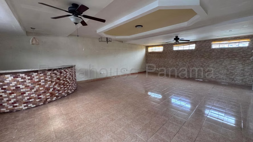 Casa en Alquiler en Chanis. Altos del Romeral. 26LDC8632