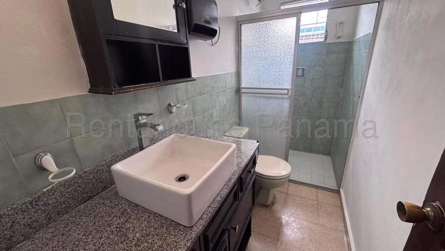 Casa en Alquiler en Chanis. Altos del Romeral. 26LDC8632